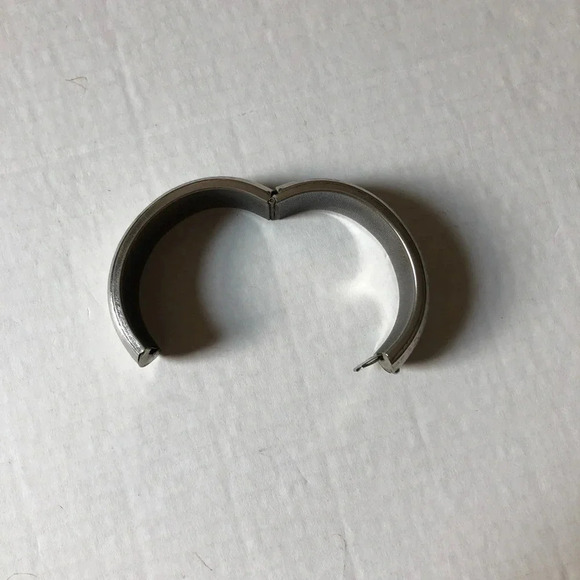 Vtg Silvertone Hinged  Bracelet - Picture 3 of 6